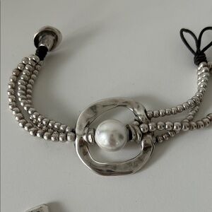 UNO de 50 Silver Bracelet with Pearl Centerpiece